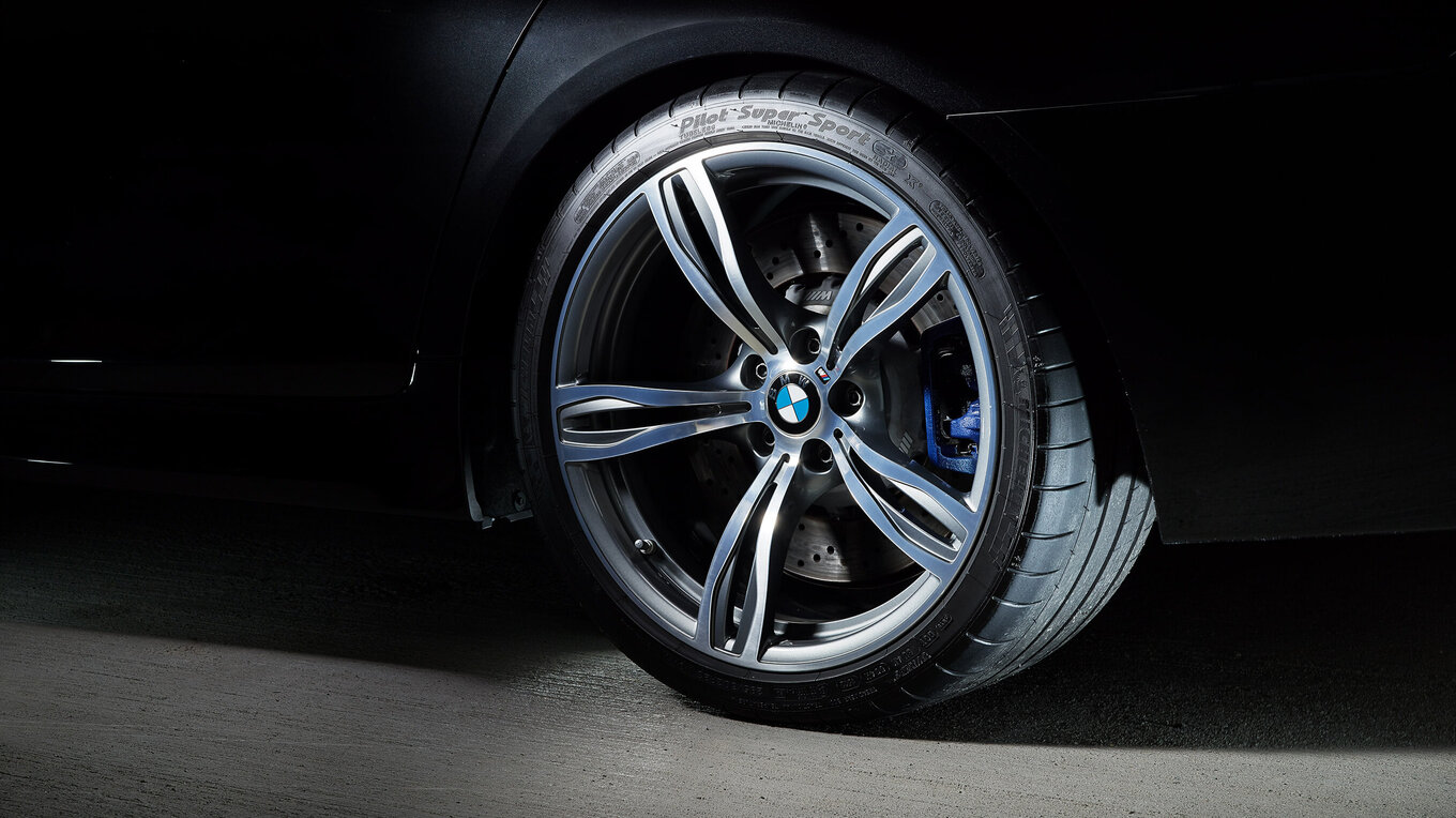 Close-up of a BMW rim